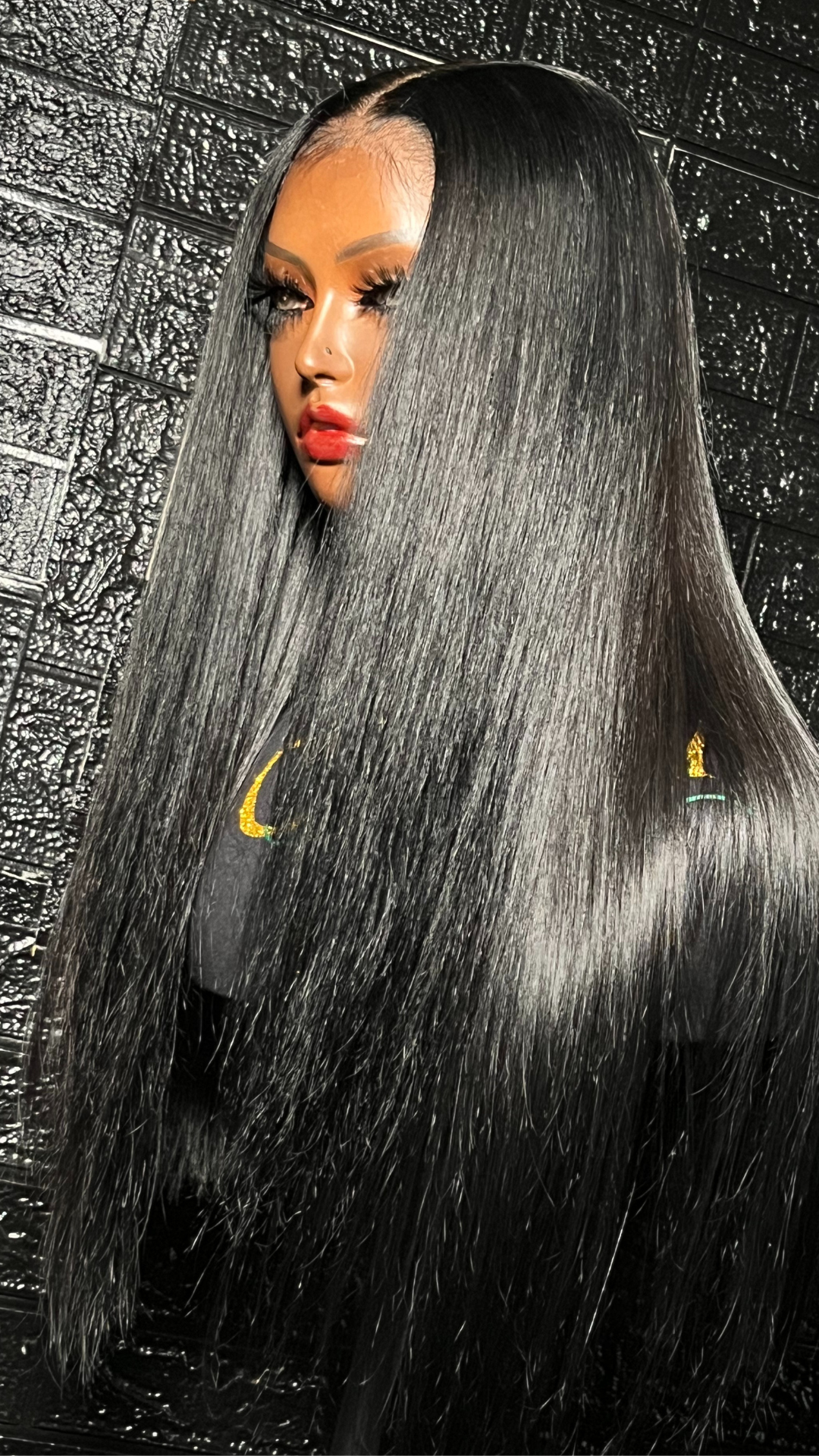 SADE| SLEEK STRAIGHT MIDDLE PART
