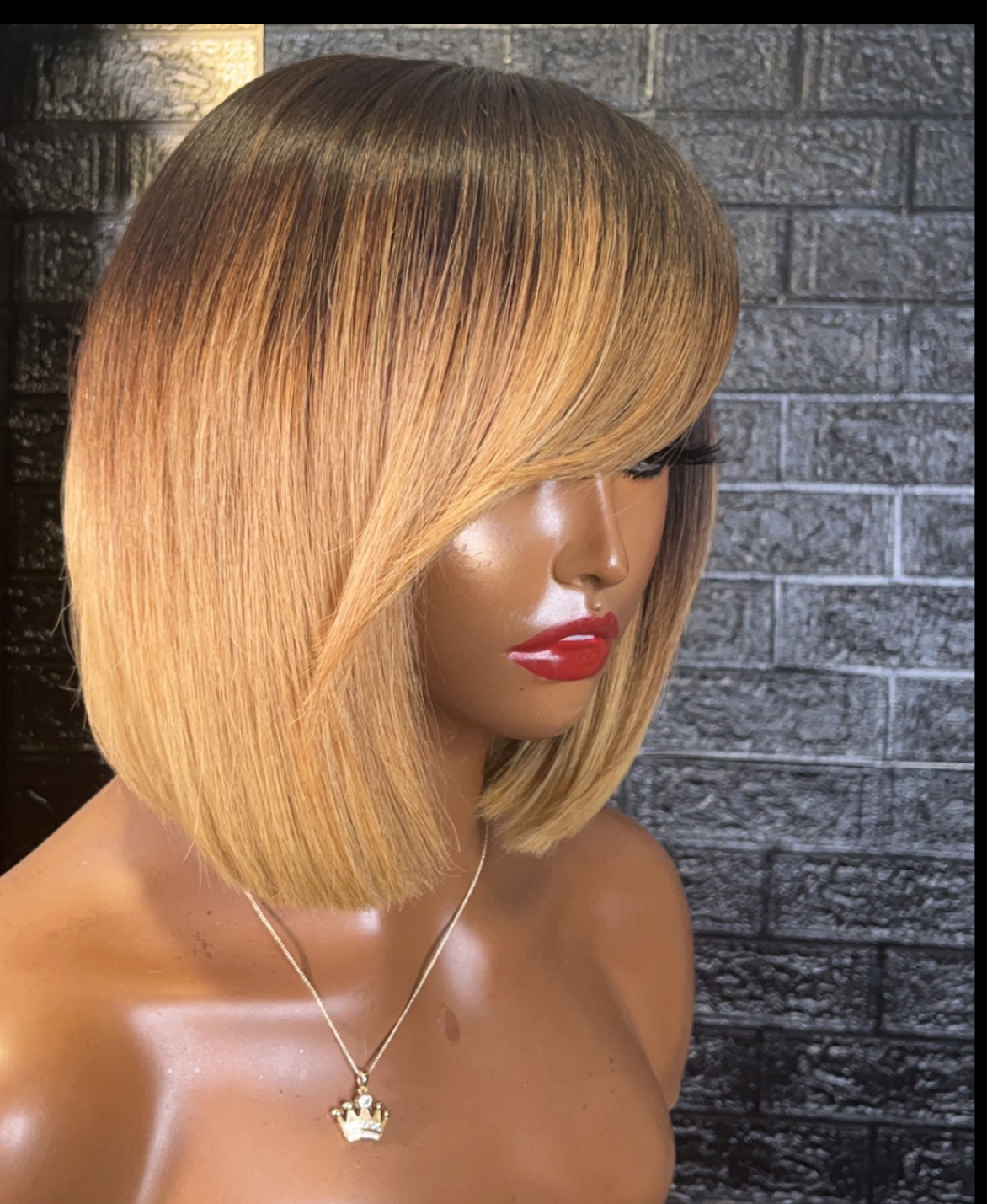 DAFFODIL | Slight Feathered Side Parted Bob